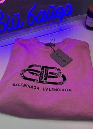 Женская футболка balenciaga
