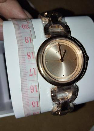 Женские часы dkny