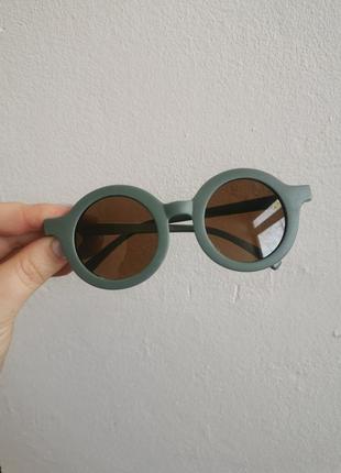 Дитячі сонцезахисні окуляри унісекс круглі зелені від 1.5 роки до 5 років4 фото