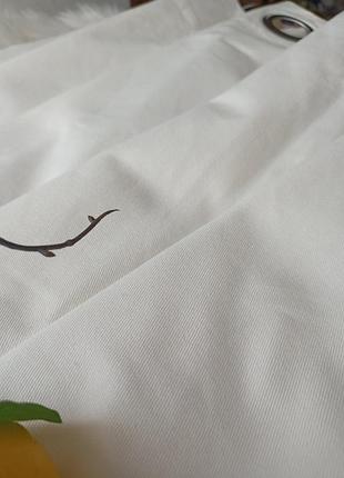 Две белые шторы икеа