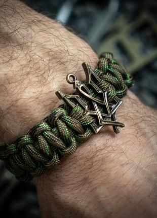 Мужской браслет из паракорда proud trizub плетеный расцветка мультикам