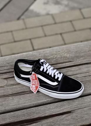 Трендовые кроссовки Slip vans