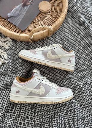 Кроссовки space dunk low triple rabbit fossil stone