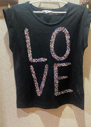 Футболка с пайетками