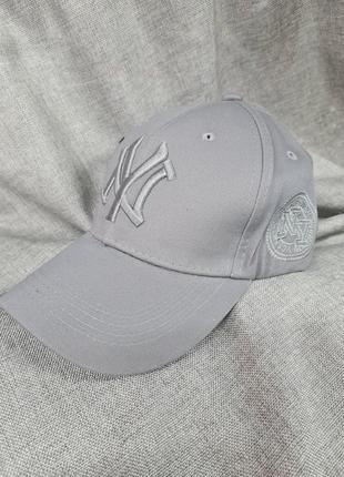 Бейсболка new york yankees чоловіча унісекс, бейсболка сіра з вишивкою, чоловіча бейсболка літо, сірий бейсболка, бейсболка ny