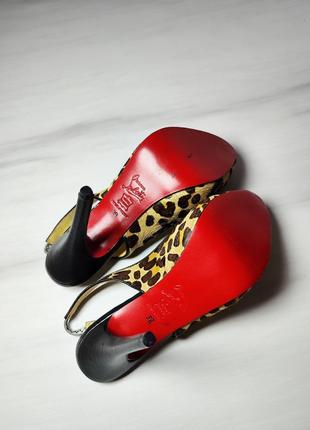 Christian louboutin виробництво італія розкішні та елегантні шкіряні  туфлі8 фото