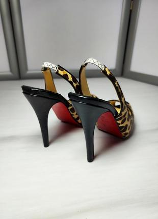 Christian louboutin виробництво італія розкішні та елегантні шкіряні  туфлі9 фото