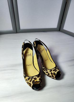 Christian louboutin виробництво італія розкішні та елегантні шкіряні  туфлі5 фото