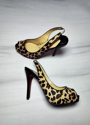 Christian louboutin виробництво італія розкішні та елегантні шкіряні  туфлі2 фото