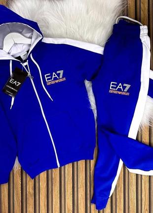 Спортивный костюм