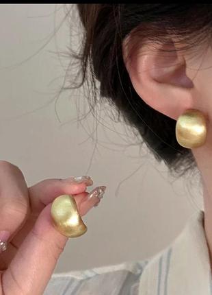 Тибетские серьги-гвоздики с матовой изогнутой поверхностью для женщин, модная бижутерия, минималистичные аксессуары