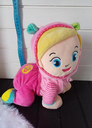 Мягкая игрушка куколка ползающая кукла clementoni alice gattona felice