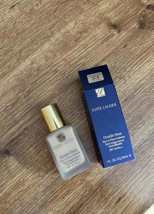 Тональний крем estee lauder