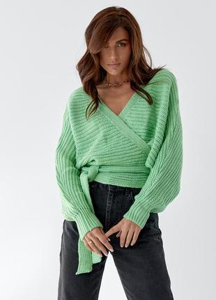 Коротка в'язана кофта із запахом та поясом qu style - салатовий цвет, l (є розміри)
