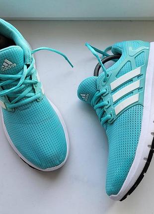 Летние беговые кроссовки 
adidas energy