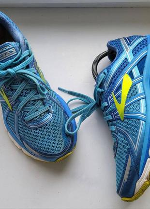 Літні бігові кросівки 
brooks gts