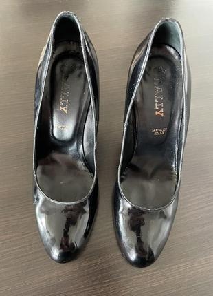 Туфли лаковые
