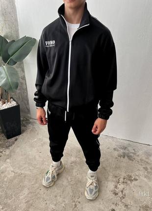 Спортивный костюм