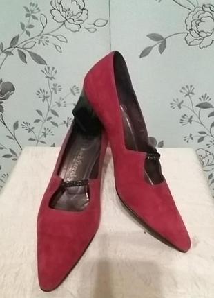 Стильные изысканные кожаные туфли 38 размер russell and bromley