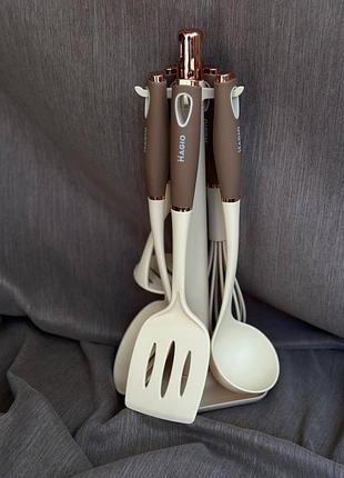 Набор кухонных принадлежностей на подставке нейлон 6пр. бежевый