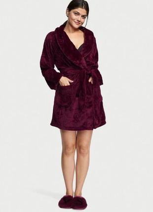 Халат жіночий плюшовий victoria's secret short cozy robe бордовий xs/s