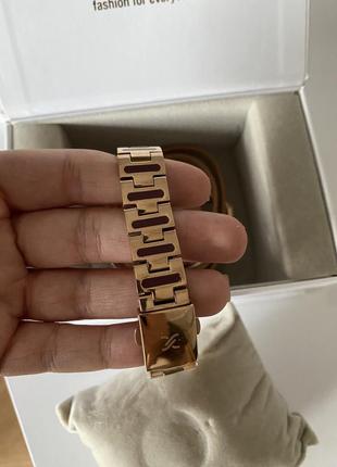 Жіночий годинник8 фото