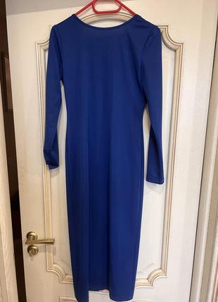 Платье с молнией на спине