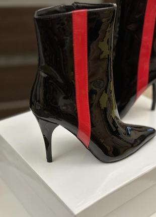 Лаковані ботильйони на підборах forever 21