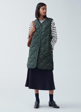 Довгий пуховий стьобаний жилет uniqlo жилетка безрукавка пух перо