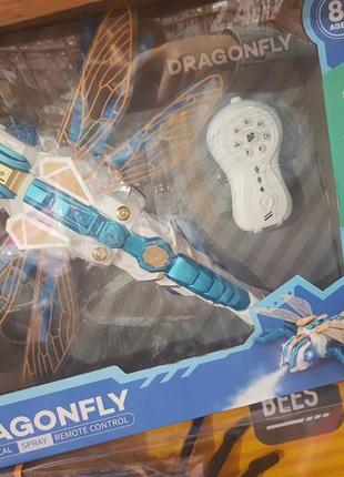 Робострекоза на пульте управления с дистанционным управлением с парогенератором,...