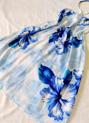 Платье белое с синими цветами, без притечек