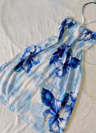Платье белое с синими цветами, без притечек