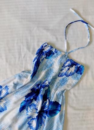 Платье белое с синими цветами, без притечек