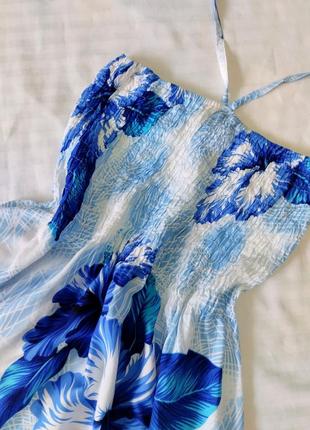 Платье белое с синими цветами, без притечек