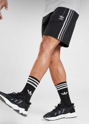 Оригинальные шорты adidas originals «tristripe shorts»2 фото