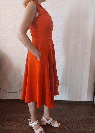 Продам очень красивое стильное платье размер s