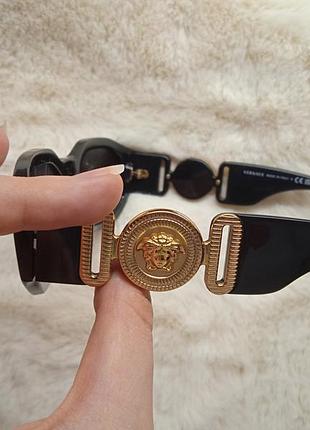 Солнцезащитные очки versace