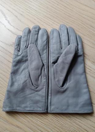 Кожаные перчатки