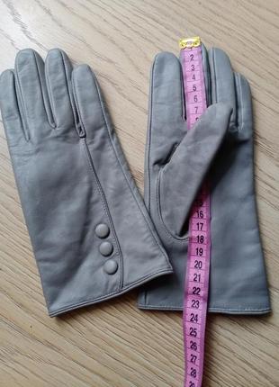 Кожаные перчатки