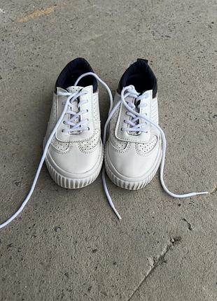 Кроссовки кеды