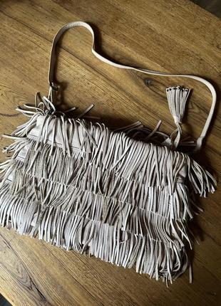Кожаная замшевая сумка с бахрамой zara
