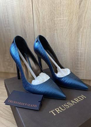Туфлі trussardi