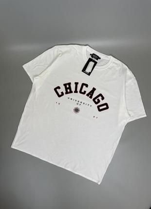 Белая оверсайз футболка boohoo chicago print, принт на груди, чикаго, свободная, широкая, новая4 фото