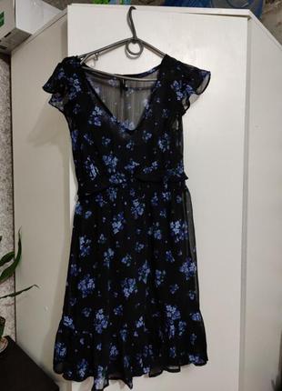 Гарне жіноче плаття