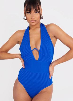 Бандажный боди на косточках prettylittlething