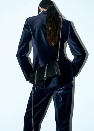 Чорна сумка з клапаном на плече zara3 фото