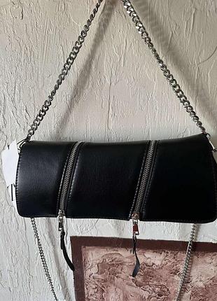 Чорна сумка з клапаном на плече zara