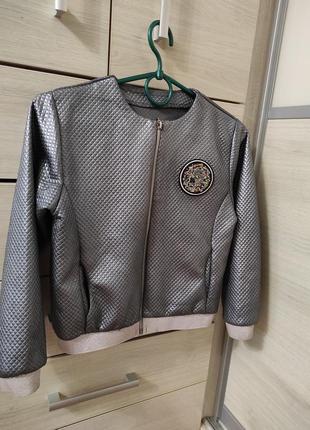 Легенька куртка/вітровка, р. 134