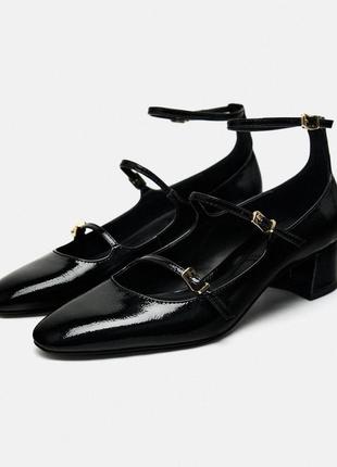Стильні лакові лофери туфлі - балетки мері джейн з ремінцями zara