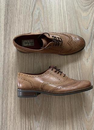 Жіночі шкіряні туфлі броги giorgio venuti